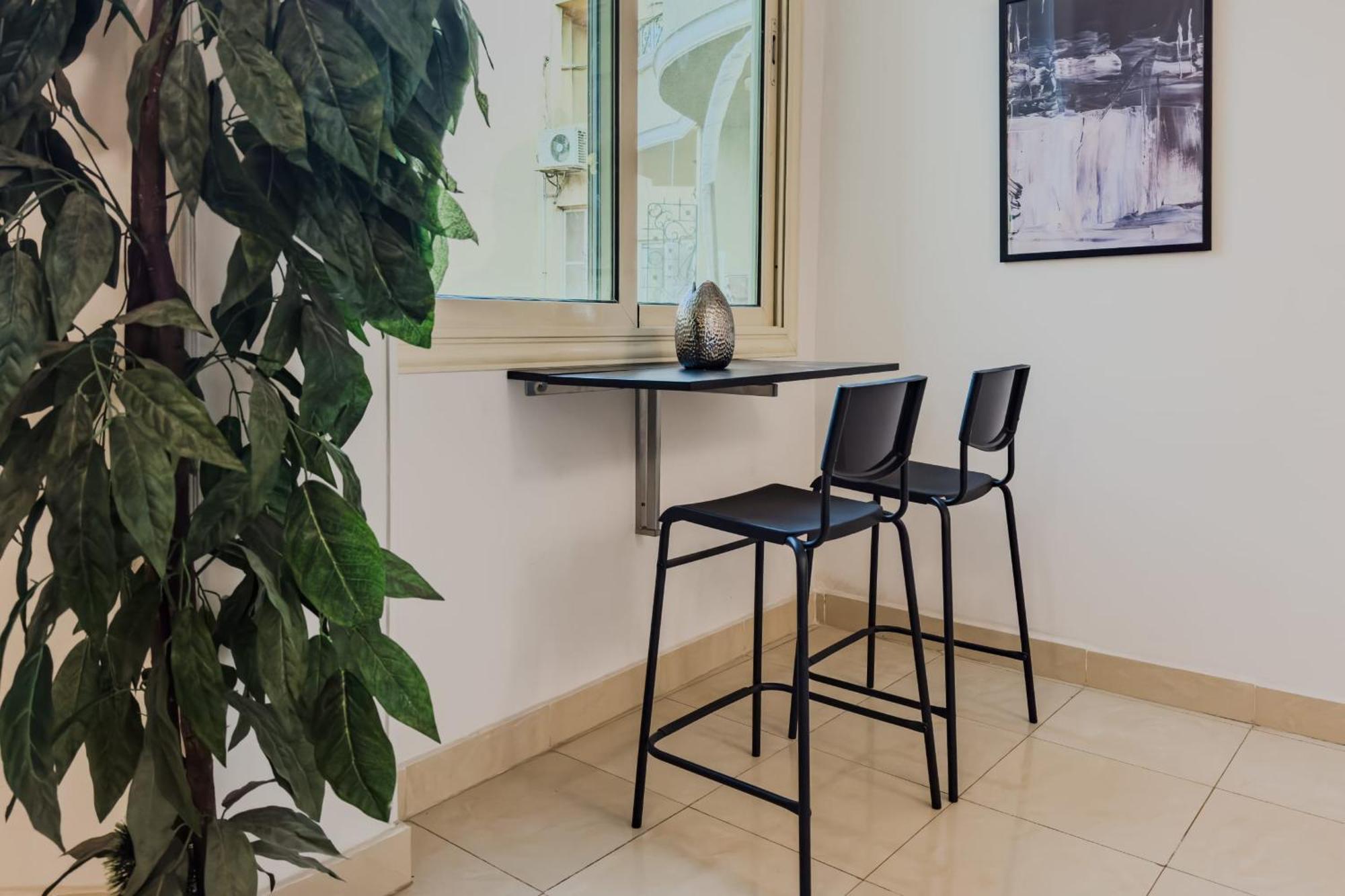 Distinct & Decent 2 Bdr Apt Steps From Nightlife And Airport El El Cairo Exterior foto
